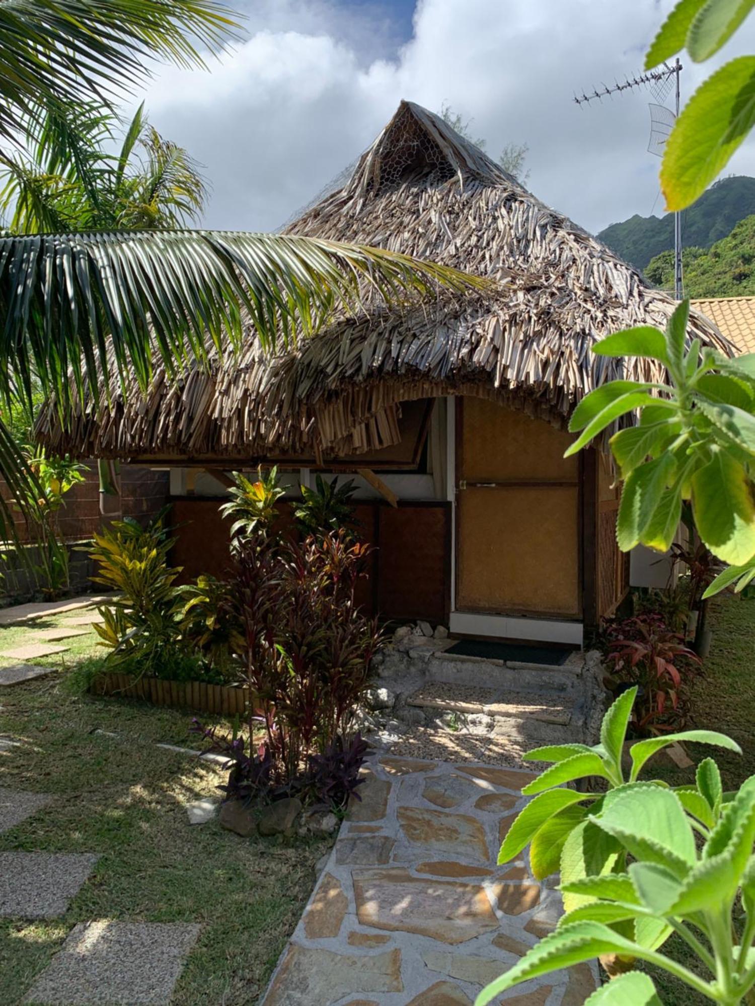 Fare Temanea Hotel Papetoai Exterior foto
